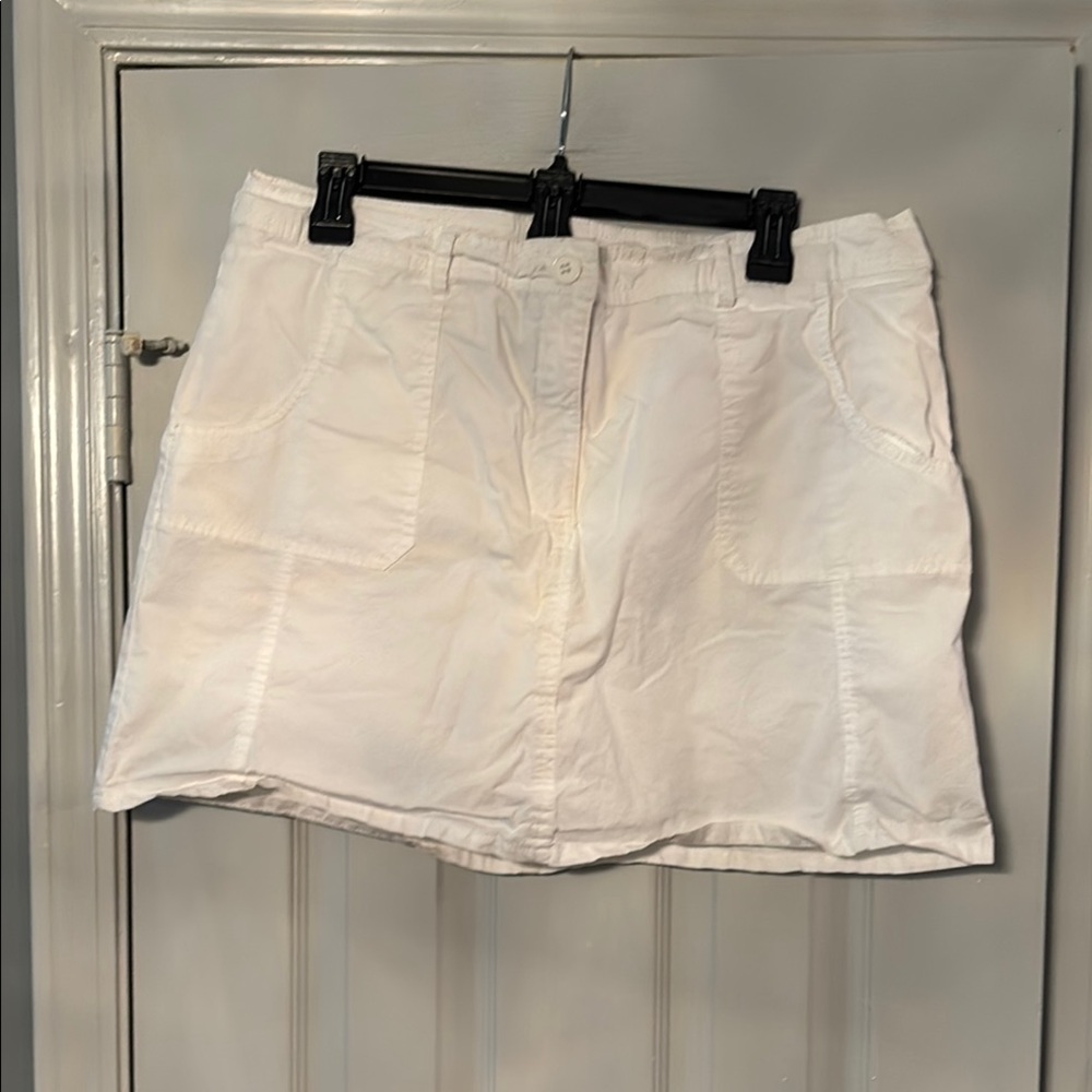 White Stag white skort Mini Skirt with built in shorts and front & back pockets